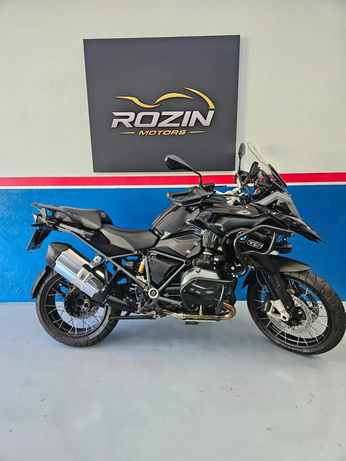 BMW GS TRIPLE BLACK